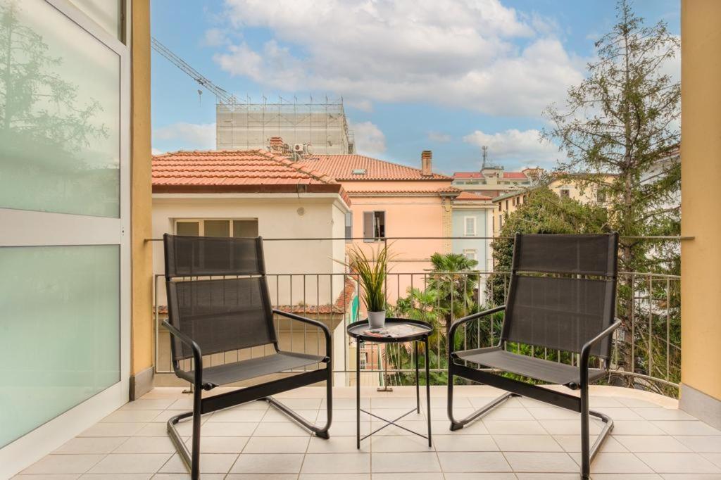 Buscine Home Pescara Centro - Palma Gratuita In Lido Attrezzato المظهر الخارجي الصورة